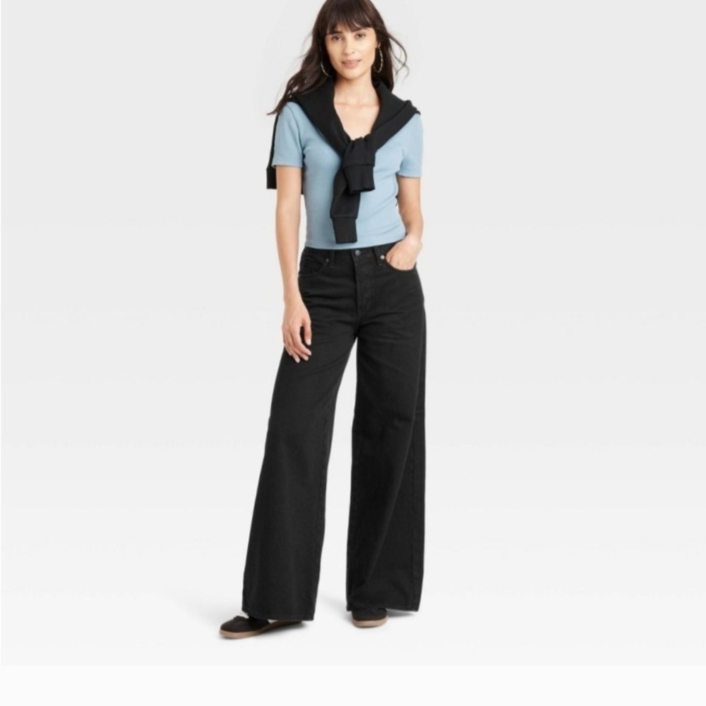 Women's Black Wide-Leg Jeans